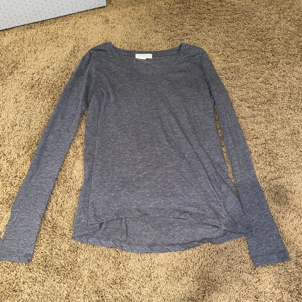 Gray long sleeve shirt